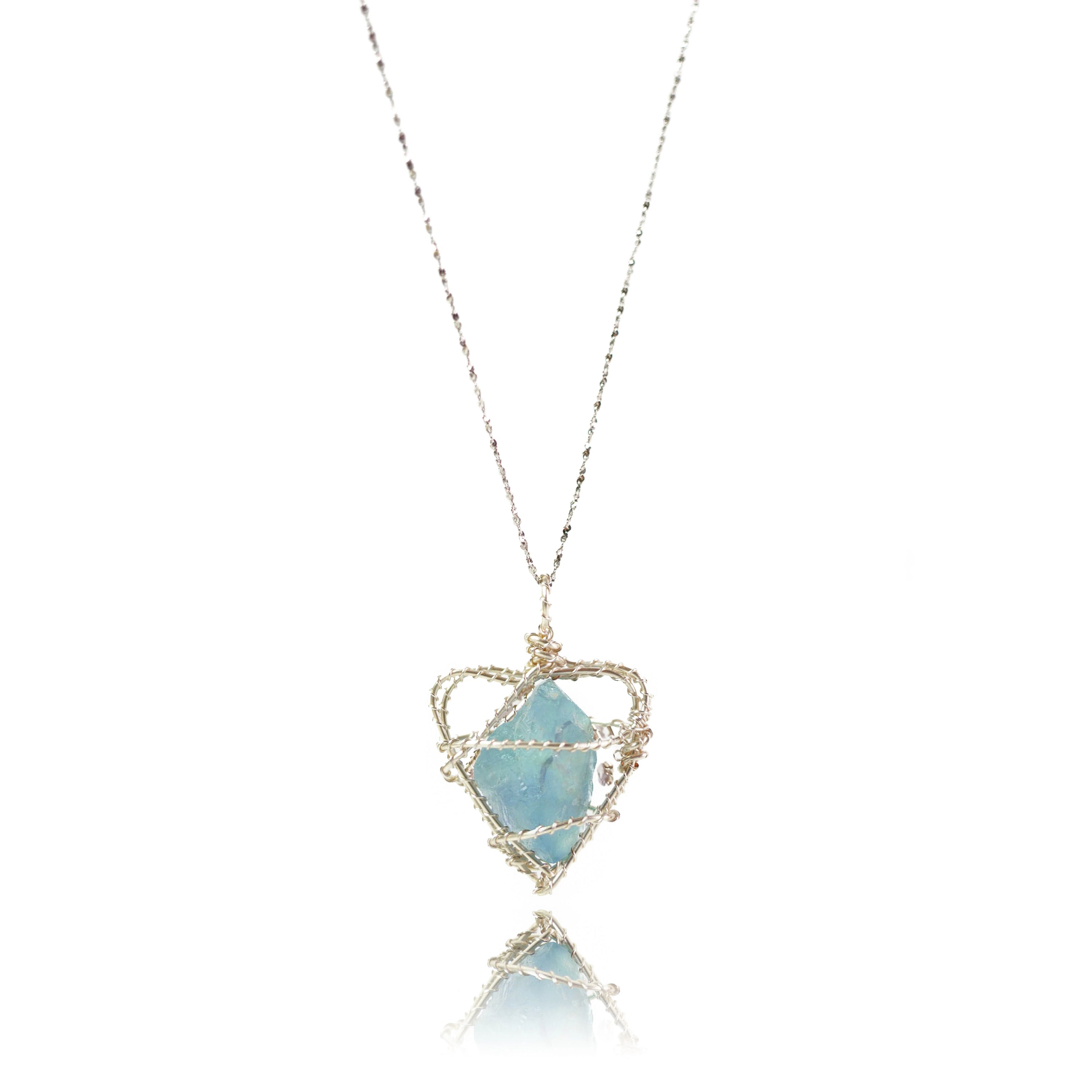 ‘’Ocean Whisper‘’ Aquamarine Necklace |Handmade Jewelry for Peace & Clarity - Auratract